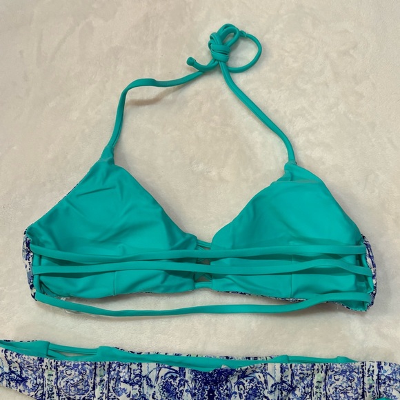 SHEIN Women’s Criss Cross Print Bikini Swimsuit Set - blue pattern, size M - Picture 5 of 9